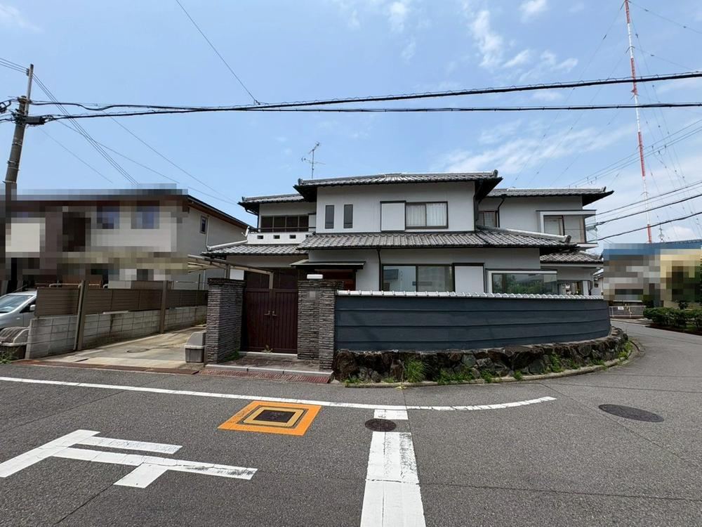 5LDK house in Higashi Ward, Sakai, Osaka - Photo 1