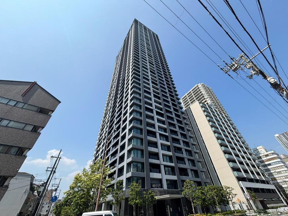 2LDK apartment in Kita Ward, Osaka - Photo 1