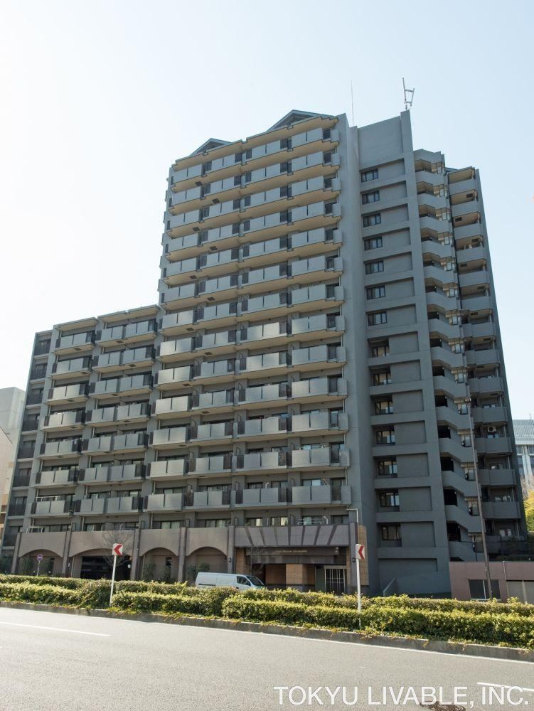 1LDK apartment in Minato Ward, Tokyo - Photo 1