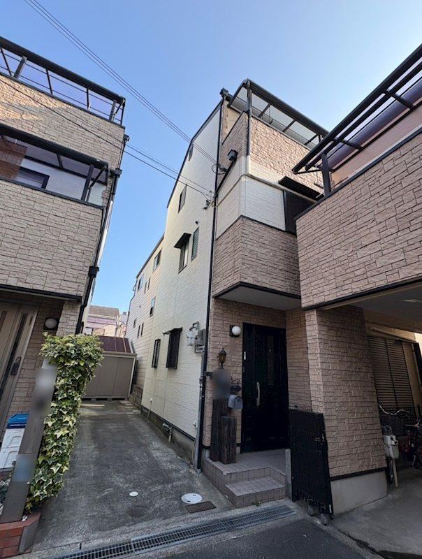 4LDK house in Higashinada Ward, Kobe, Hyogo - Photo 1