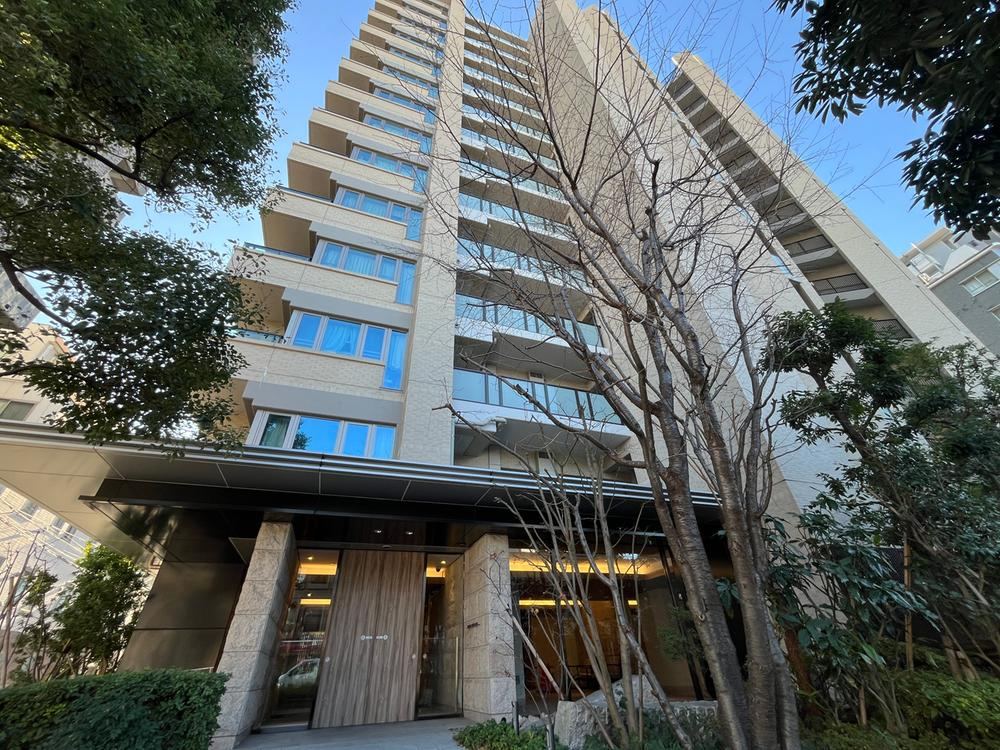 2LDK apartment in Kita Ward, Tokyo - Photo 1