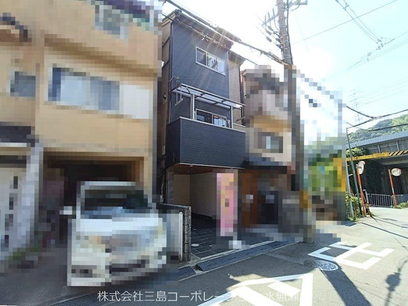 3LDK house in Takatsuki, Osaka - Photo 1