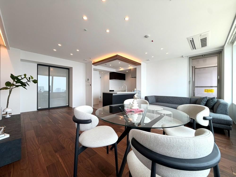 2LDK apartment in Chuo Ward, Tokyo - Photo 1