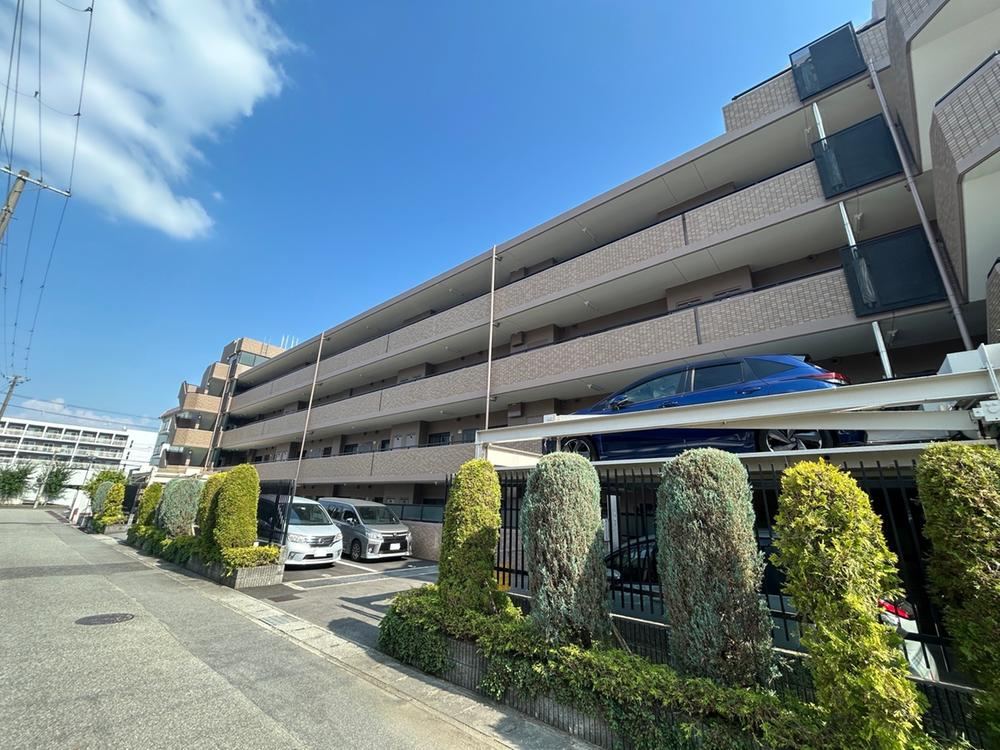 3LDK apartment in Nishinomiya, Hyogo - Photo 1