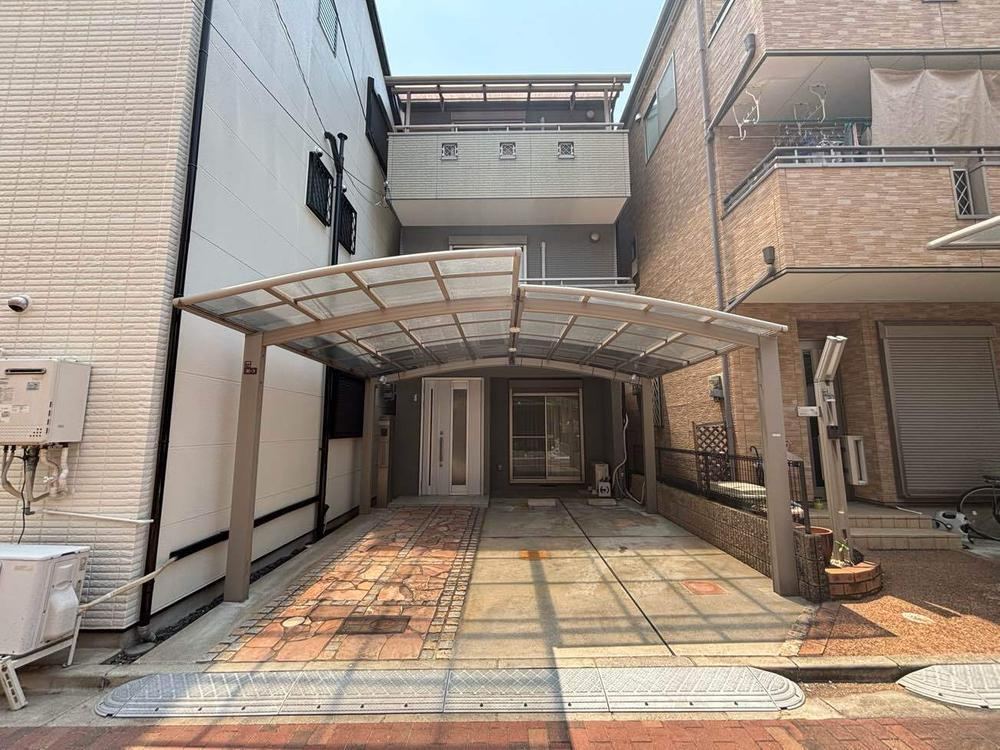 4LDK+S house in Nishi Ward, Osaka - Photo 1