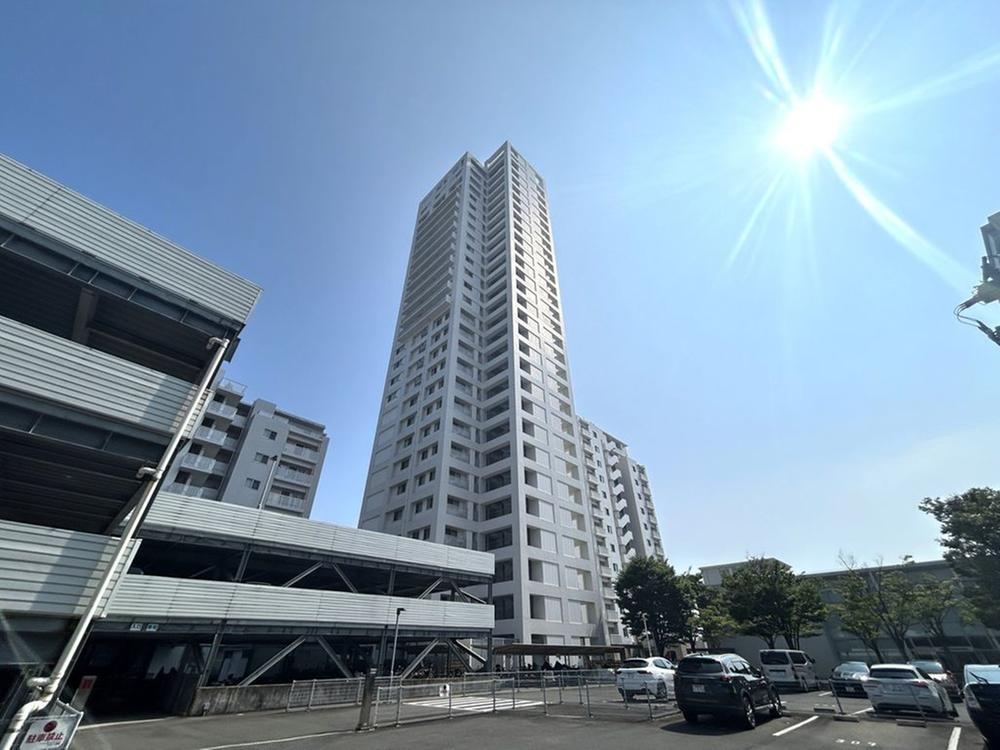 3LDK apartment in Saeki Ward, Hiroshima - Photo 1
