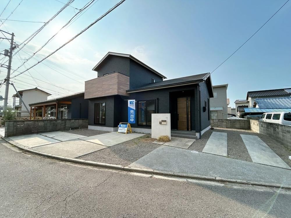 3LDK+S house in Niihama, Ehime - Photo 1