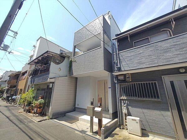 2LDK+S house in Nishinari Ward, Osaka - Photo 1
