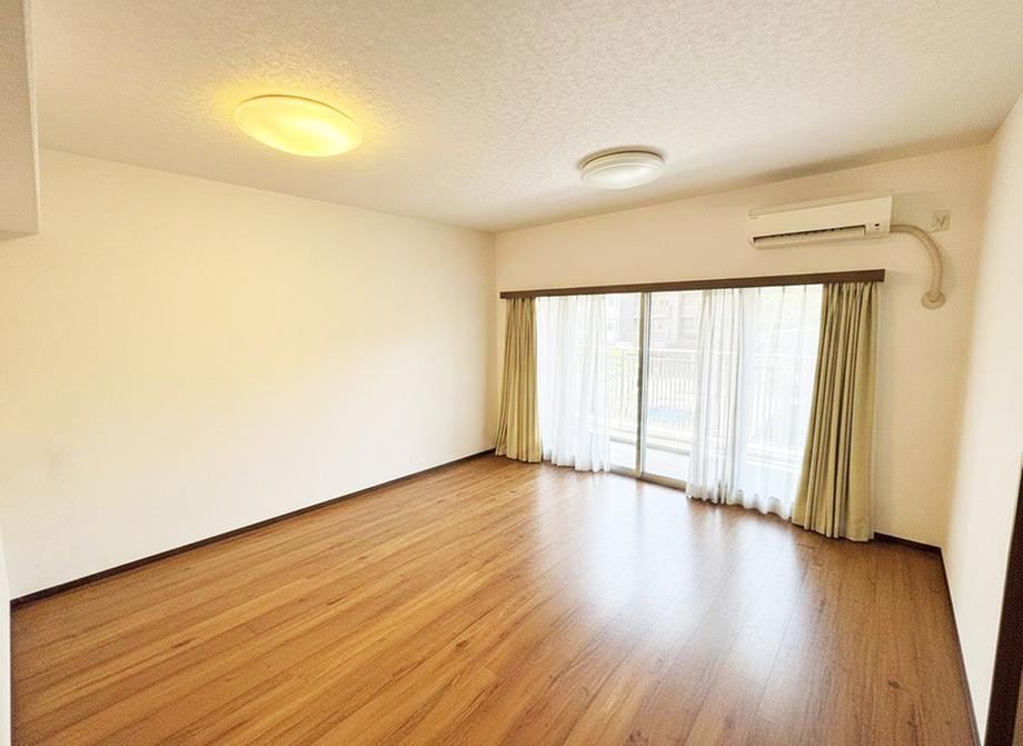 4LDK apartment in Funabashi, Chiba - Photo 1