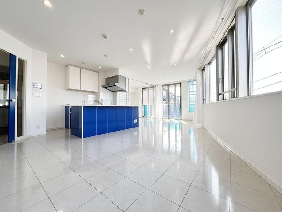 2LDK apartment in Itabashi Ward, Tokyo - Photo 1