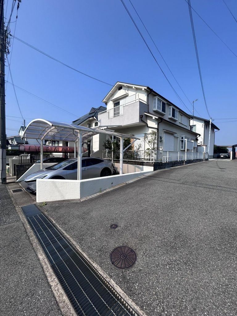 4LDK house in Tarumi Ward, Kobe, Hyogo - Photo 1
