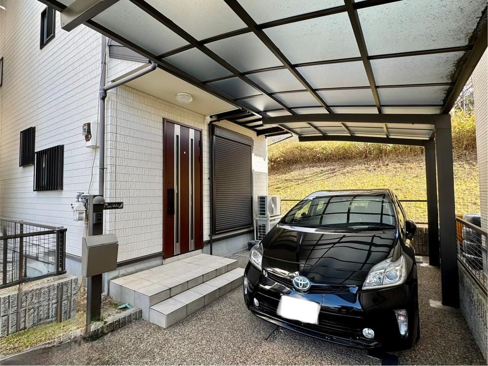4LDK house in Yao, Osaka - Photo 1
