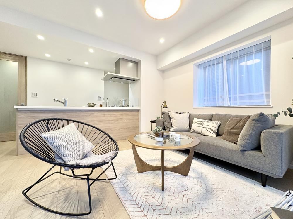 2LDK+S apartment in Nerima Ward, Tokyo - Photo 1