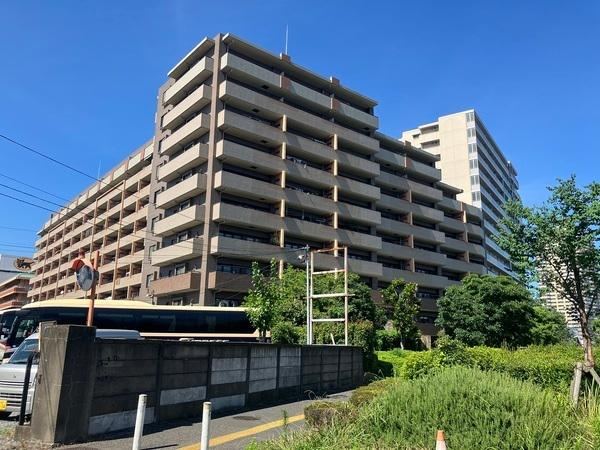 2LDK+S apartment in Koto Ward, Tokyo - Photo 1