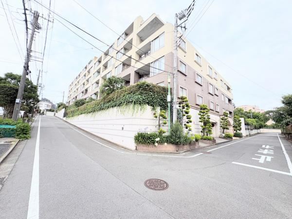 3LDK apartment in Fujisawa, Kanagawa - Photo 1