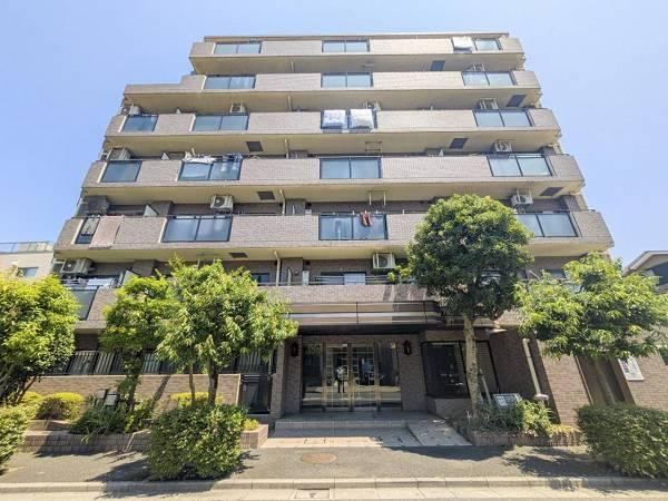 2LDK+S apartment in Adachi Ward, Tokyo - Photo 1