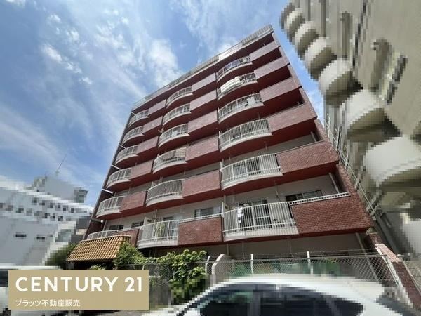 3LDK apartment in Suita, Osaka - Photo 1