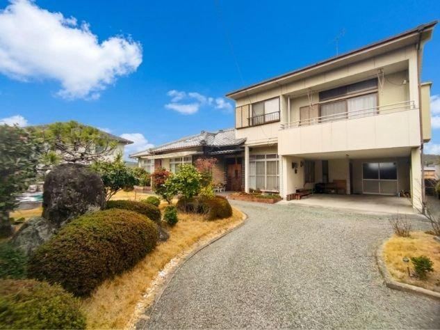 4LDK+S house in Matsuyama, Ehime - Photo 1