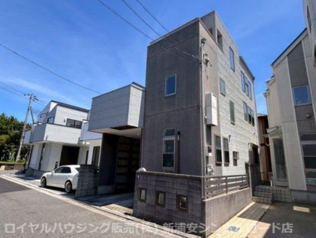 3LDK+S house in Urayasu, Chiba - Photo 1