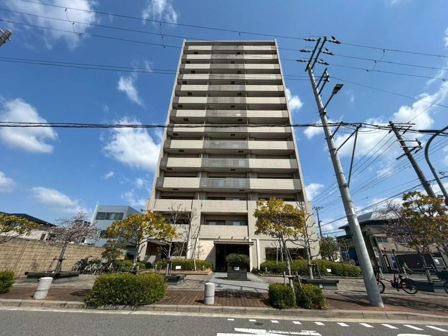 3LDK apartment in Tsurumi Ward, Osaka - Photo 1