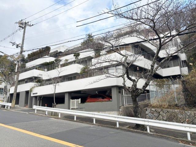 4LDK apartment in Higashinada Ward, Kobe, Hyogo - Photo 1