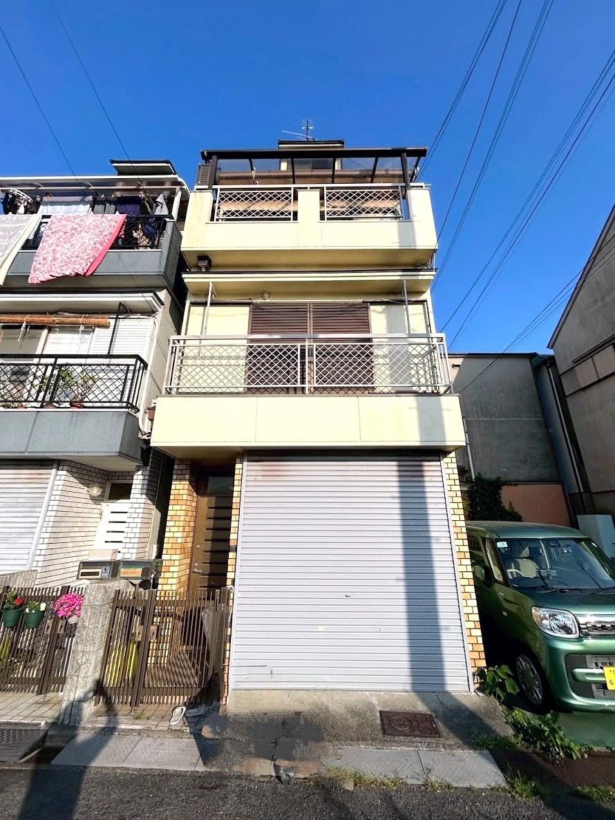 4DK house in Higashiyodogawa Ward, Osaka - Photo 1