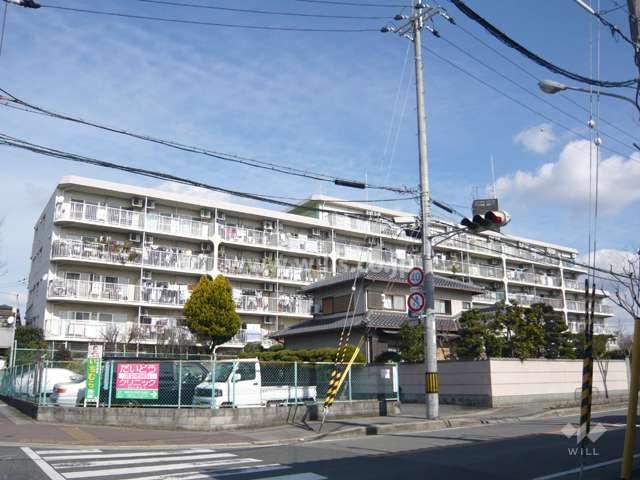 2LDK apartment in Itami, Hyogo - Photo 1