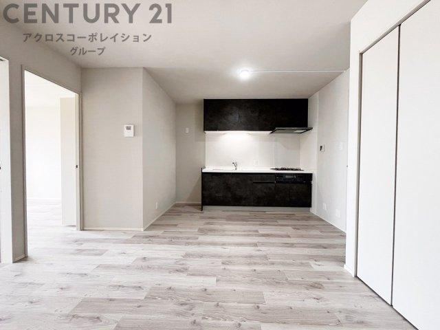 3LDK apartment in Itami, Hyogo - Photo 1