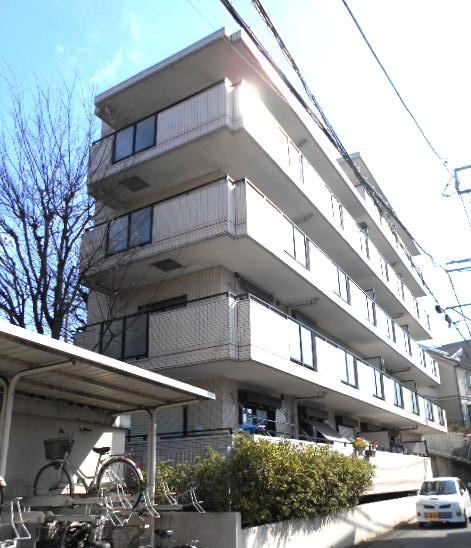 2LDK apartment in Tsuzuki Ward, Yokohama, Kanagawa - Photo 1