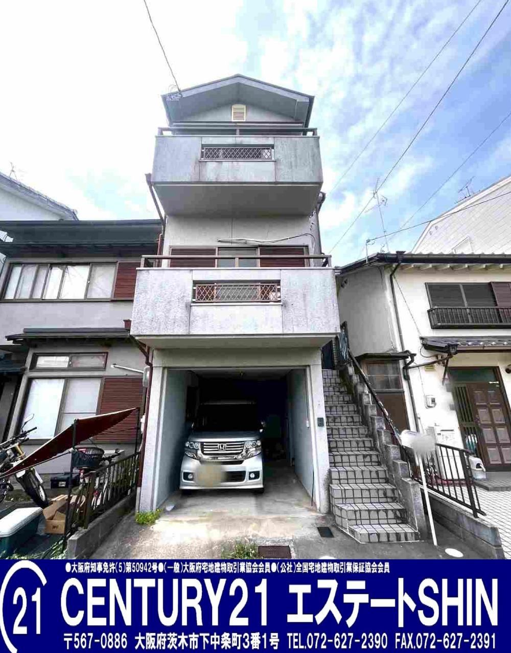 5LDK house in Takatsuki, Osaka - Photo 1