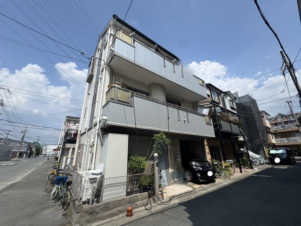 4LDK house in Kadoma, Osaka - Photo 1