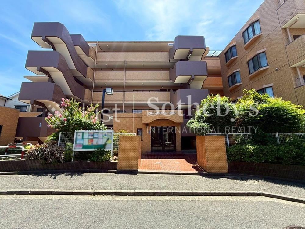 2LDK apartment in Totsuka Ward, Yokohama, Kanagawa - Photo 1