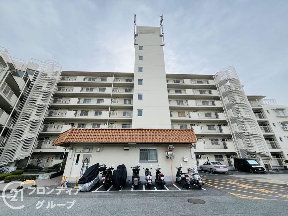 2LDK apartment in Itami, Hyogo - Photo 1