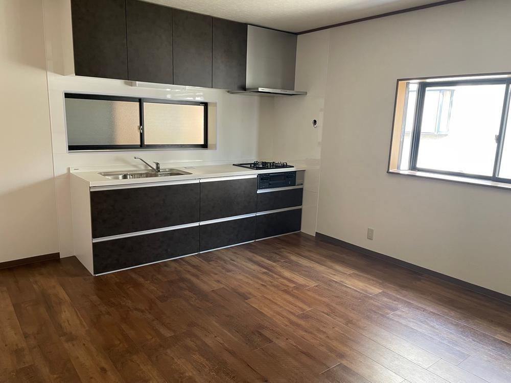 5LDK house in Tondabayashi, Osaka - Photo 1