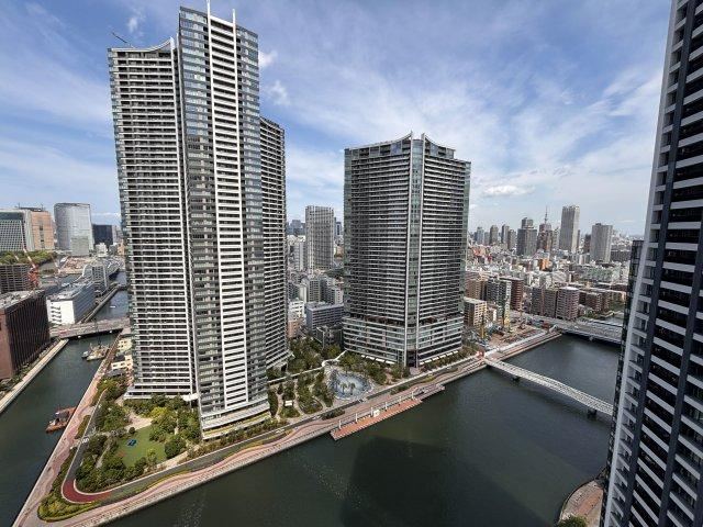 2LDK+S apartment in Chuo Ward, Tokyo - Photo 1