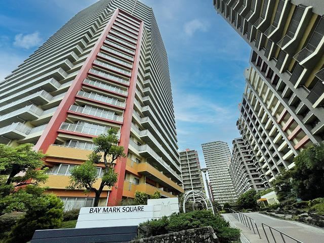 2LDK+S apartment in Mihama Ward, Chiba - Photo 1