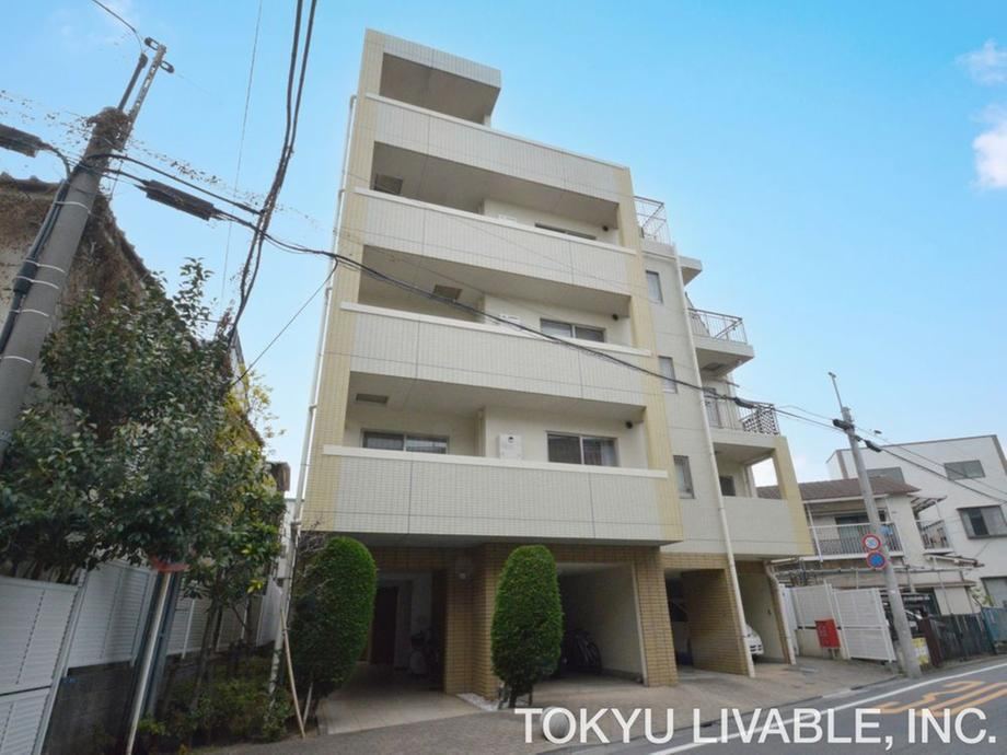 2LDK+S apartment in Shinagawa Ward, Tokyo - Photo 1