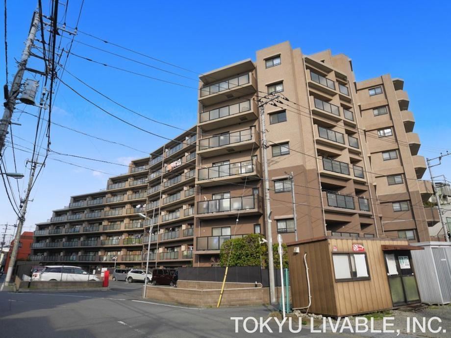 3LDK apartment in Chofu, Tokyo - Photo 1