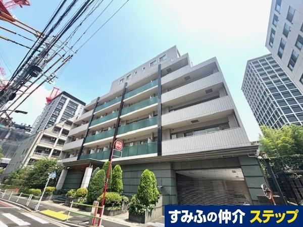 studio apartment in Minato Ward, Tokyo - Photo 1