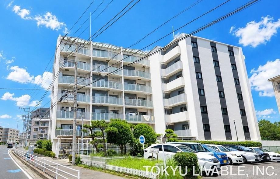 3LDK apartment in Chigasaki, Kanagawa - Photo 1