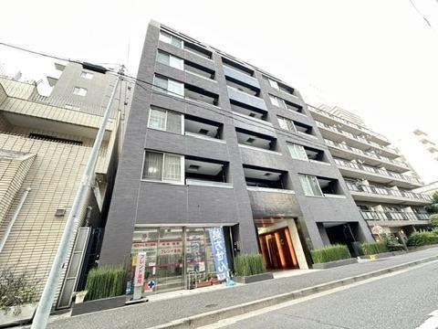 2LDK+S apartment in Chuo Ward, Tokyo - Photo 1