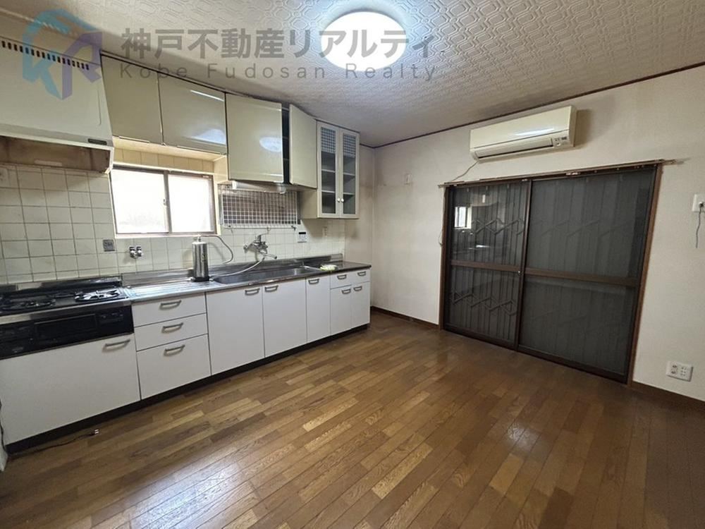 3DK house in Hyogo Ward, Kobe, Hyogo - Photo 1