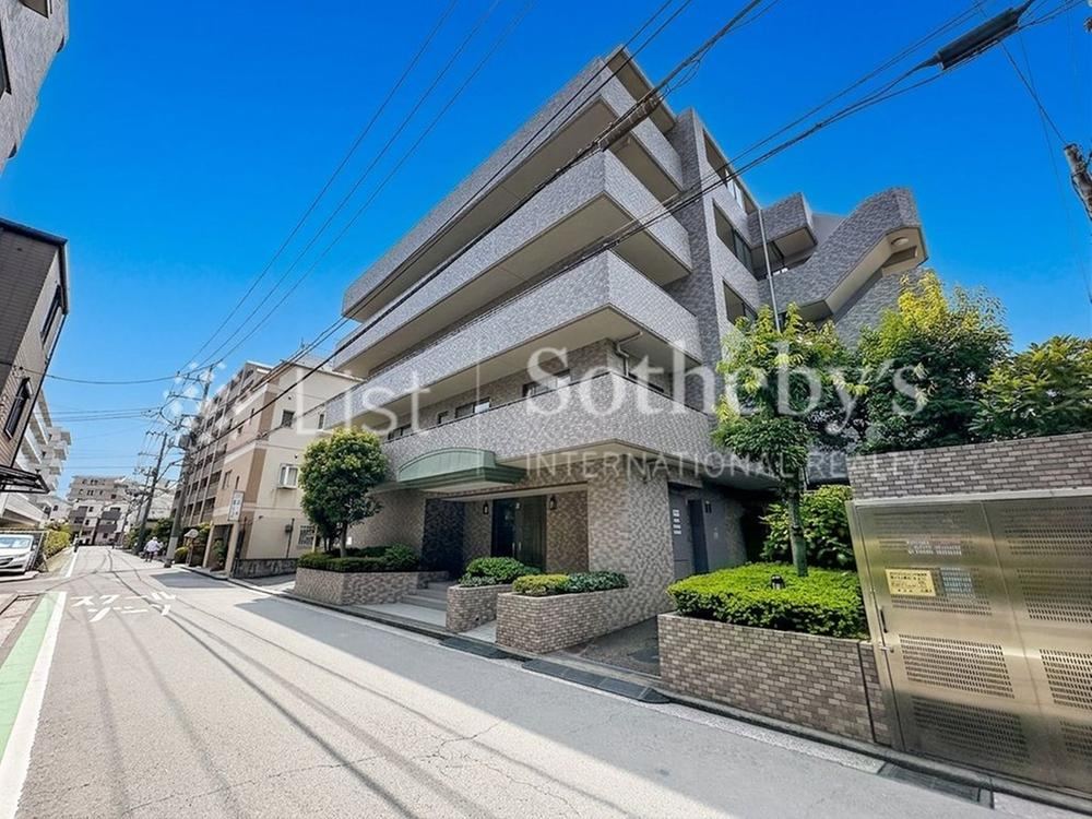 4LDK apartment in Kohoku Ward, Yokohama, Kanagawa - Photo 1