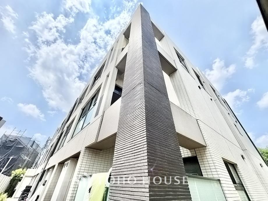 2LDK apartment in Nakano Ward, Tokyo - Photo 1