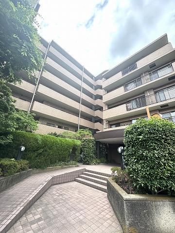 2LDK+S apartment in Adachi Ward, Tokyo - Photo 1