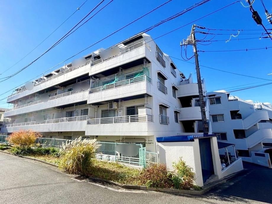 3LDK apartment in Konan Ward, Yokohama, Kanagawa - Photo 1