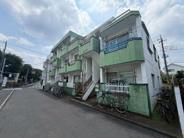 2DK apartment in Higashimurayama, Tokyo - Photo 1