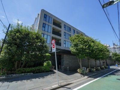 3LDK apartment in Minato Ward, Tokyo - Photo 1