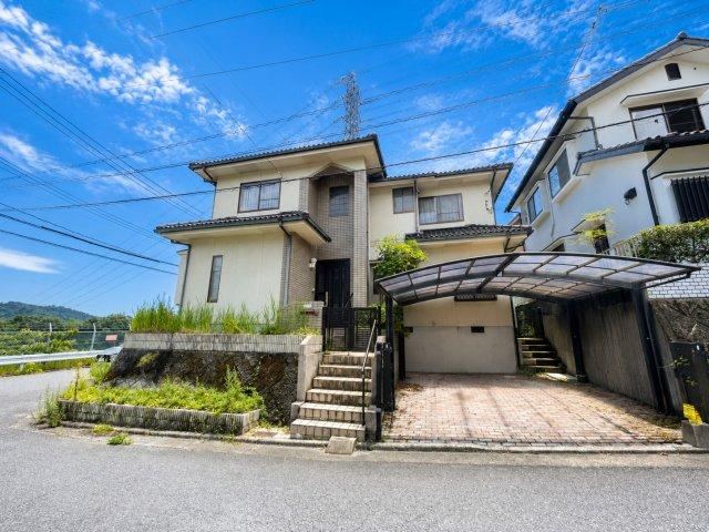 6LDK house in Saeki Ward, Hiroshima - Photo 1