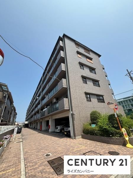 3LDK apartment in Takaishi, Osaka - Photo 1